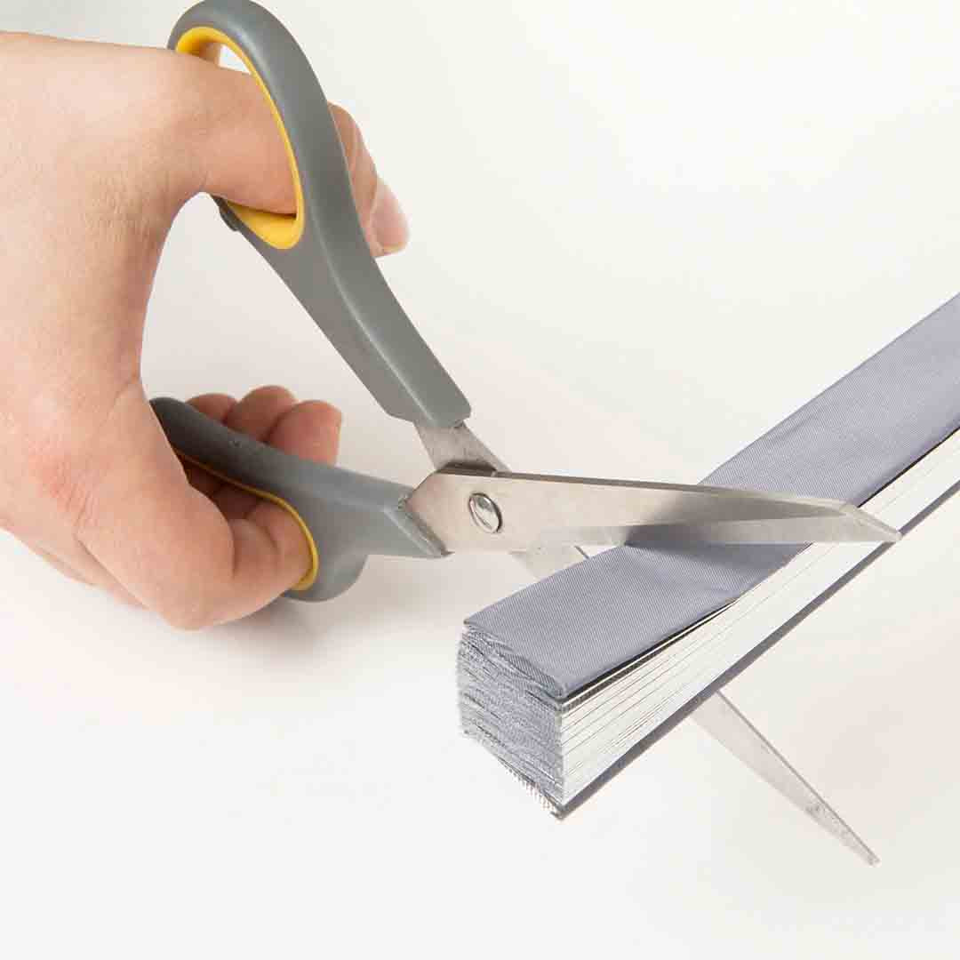 Copertină Parasolar Auto Retractabilă cu Ventuze – Protejează Interiorul de Soare și Decolorare