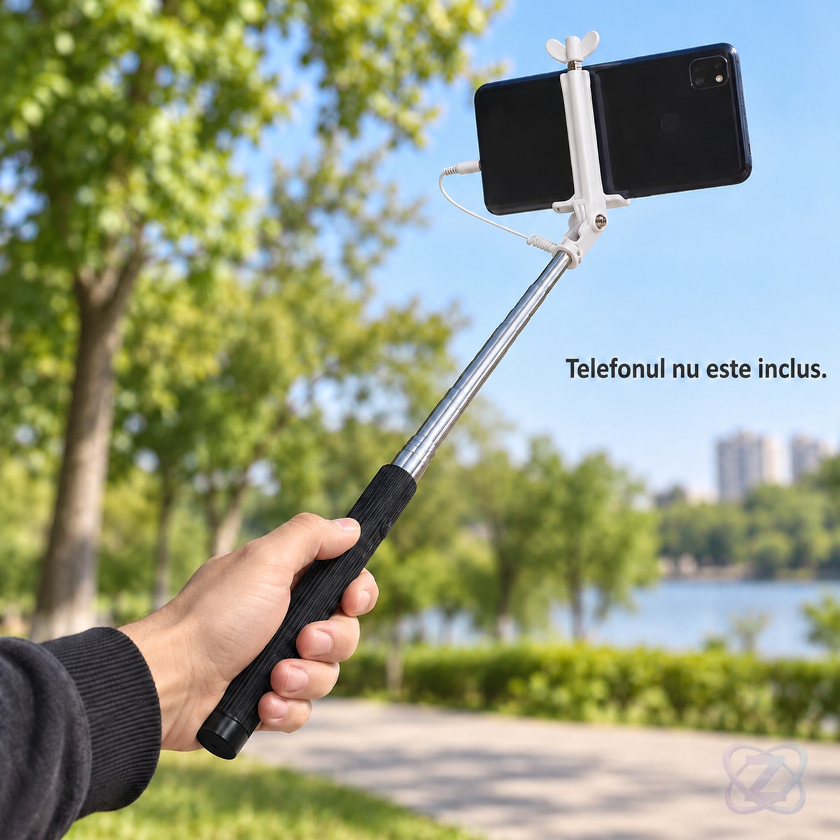Stick Selfie cu Cablu, Extensibil 90 cm, cu Rotație de 235°, Negru – lifestyle
