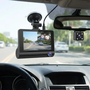 Camera Video Auto Triplă DVR L300-1 Full-HD – 3 Camere (Față, Spate și Interior), Ecran LCD 4 Inch, Unghi Panoramic 170°, Senzor G și Tehnologie WDR: Monitorizare Totală și Siguranță la 360°