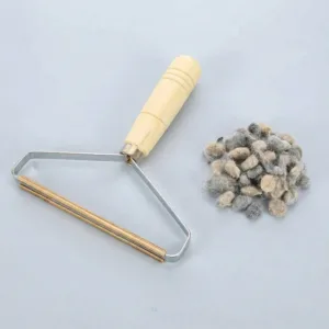 Scammy® – Perie Reutilizabilă Profesională pentru Îndepărtarea Părului de Animale și a Scamelor: Mâner din Lemn și Cadru Metalic