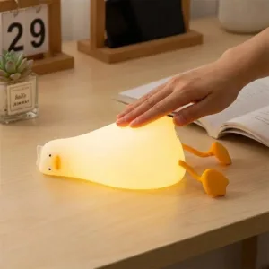 Lampă de Noapte pentru Copii Sleepy Duck – Silicon Moale, LED Lumină Caldă și RGB, 3 Niveluri de Luminozitate, Baterie Reîncărcabilă și Design Ergonomic: Companionul Perfect pentru un Somn Liniștit și Sigur
