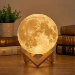 Lampă LED 3D Lună XL 15 cm – 16 Culori, Telecomandă și Control Tactil, Suport din Lemn, Reîncărcabilă USB, Design Realist, Lumină Ambientală și de Veghe